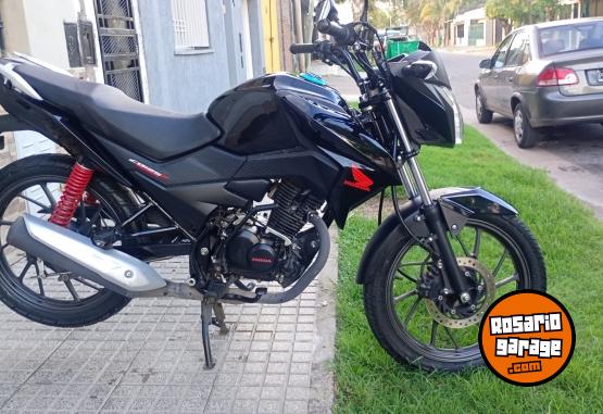 Motos - Honda Twister 125 2023 Nafta 13000Km - En Venta