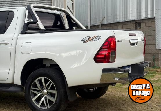 Camionetas - Toyota Hilux 2019 Diesel 128000Km - En Venta
