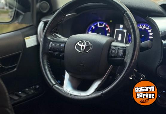 Camionetas - Toyota Hilux 2019 Diesel 128000Km - En Venta