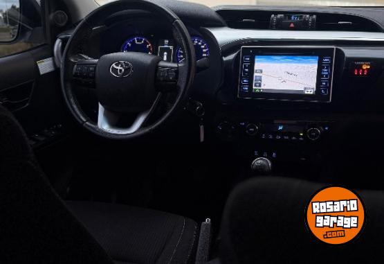 Camionetas - Toyota Hilux 2019 Diesel 128000Km - En Venta
