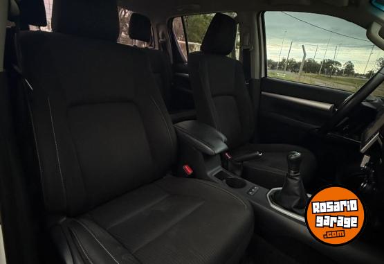 Camionetas - Toyota Hilux 2019 Diesel 128000Km - En Venta