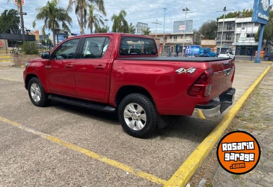 Camionetas - Toyota Hilux srv 2018 Diesel 172000Km - En Venta