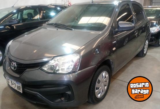 Autos - Toyota Etios 2022 Nafta 124000Km - En Venta