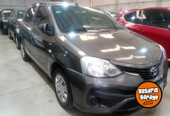 Autos - Toyota Etios 2022 Nafta 124000Km - En Venta
