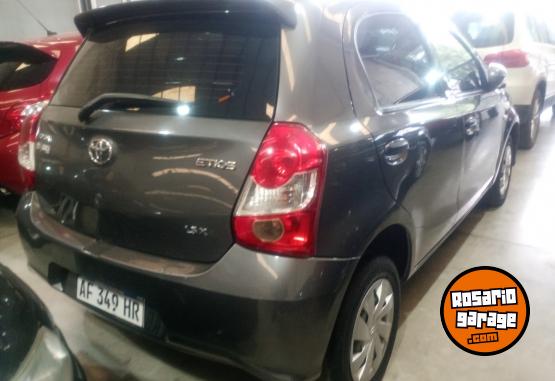 Autos - Toyota Etios 2022 Nafta 124000Km - En Venta