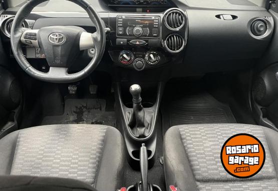 Autos - Toyota ETIOS XLS 2014 Nafta 45000Km - En Venta