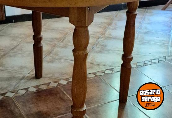 Hogar - Mesa circular de madera - En Venta