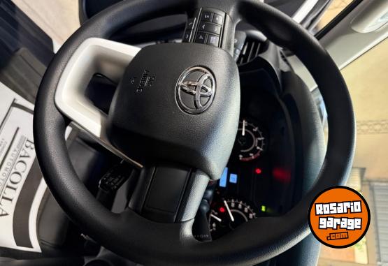 Camionetas - Toyota HILUX DX 2026 Diesel 1Km - En Venta