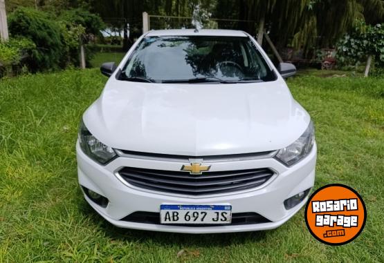 Autos - Chevrolet Prisma fiesta ónix Ka 2017 GNC 118000Km - En Venta