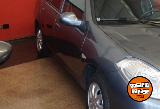 Autos - Renault SYMBOL  LUXE 2013 Nafta 68500Km - En Venta