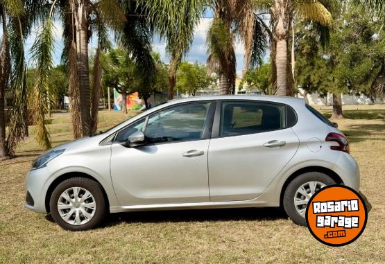 Autos - Peugeot 208 Active 1.6 2017 Nafta 67000Km - En Venta
