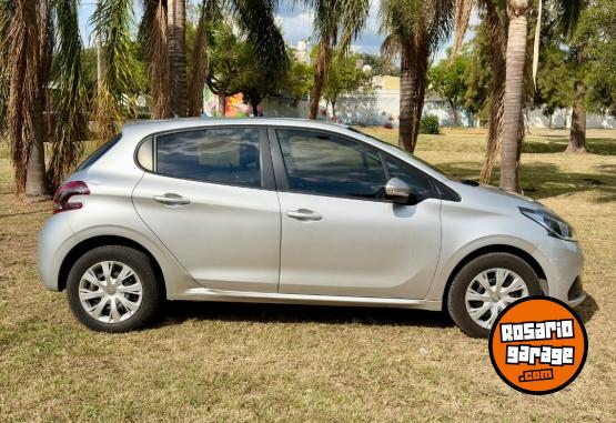 Autos - Peugeot 208 Active 1.6 2017 Nafta 67000Km - En Venta