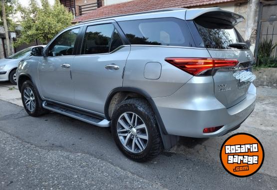 Camionetas - Toyota SW4 SRX AT. 2017 Diesel 137500Km - En Venta