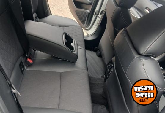 Autos - Toyota COROLLA HIBRIDO 2024 Electrico / Hibrido 27000Km - En Venta