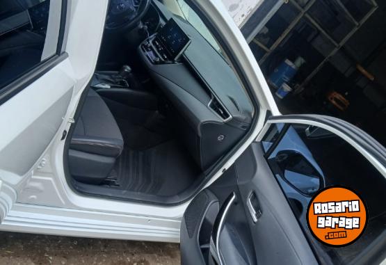 Autos - Toyota COROLLA HIBRIDO 2024 Electrico / Hibrido 27000Km - En Venta