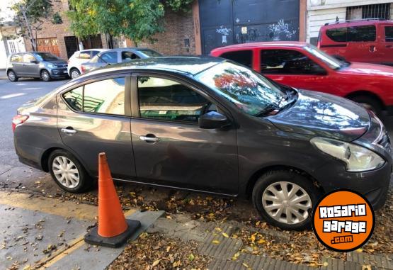 Autos - Nissan Versa 2015 GNC 7000Km - En Venta