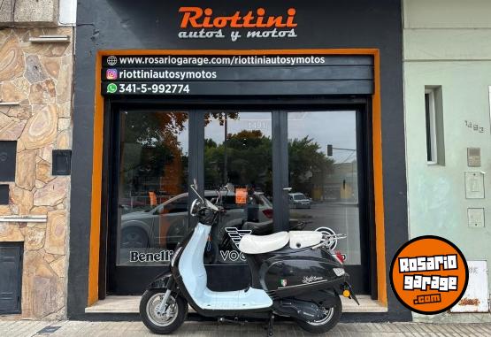 Motos - Motomel STRATO EURO 150 2023 Nafta 9000Km - En Venta