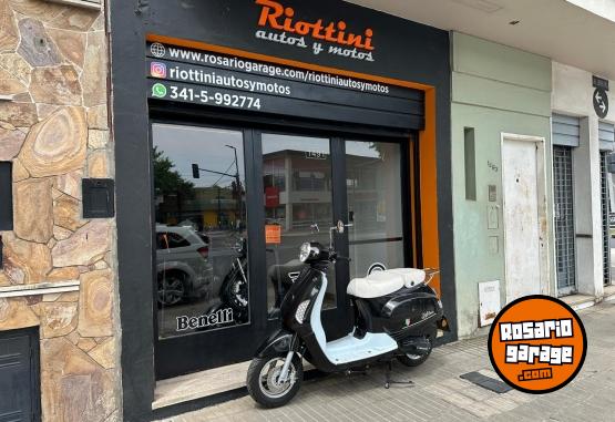 Motos - Motomel STRATO EURO 150 2023 Nafta 9000Km - En Venta
