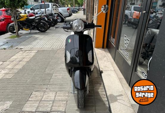 Motos - Motomel STRATO EURO 150 2023 Nafta 9000Km - En Venta