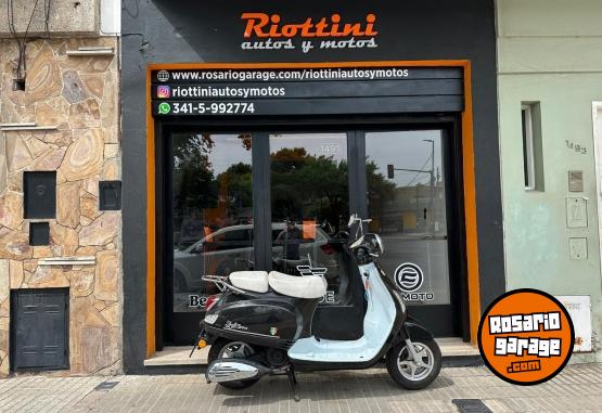 Motos - Motomel STRATO EURO 150 2023 Nafta 9000Km - En Venta