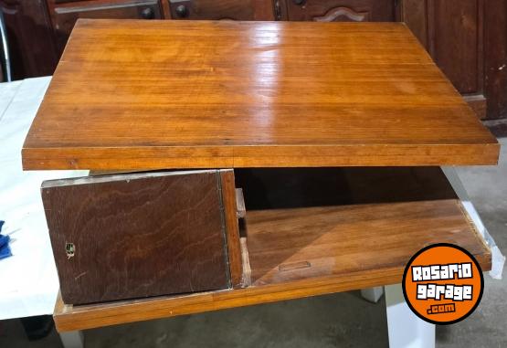 Hogar - VENDO ROPERO 4 PUERTAS ANTIGUO - En Venta