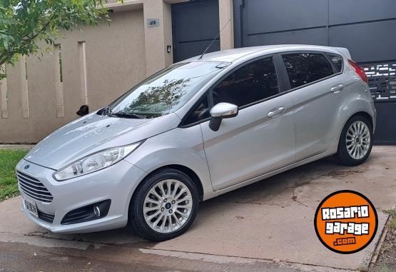 Autos - Ford Fiesta kinetic SE 2015 Nafta 80000Km - En Venta