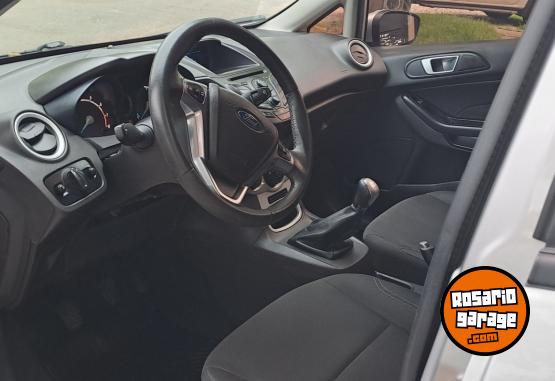Autos - Ford Fiesta kinetic SE 2015 Nafta 80000Km - En Venta