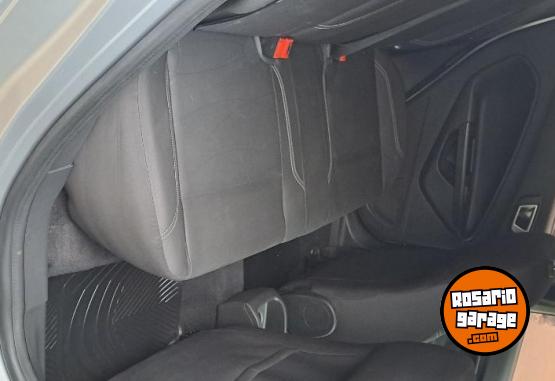 Autos - Ford Fiesta kinetic SE 2015 Nafta 80000Km - En Venta