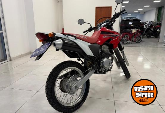 Motos - Honda TORNADO XR 250 2017 Nafta 14000Km - En Venta