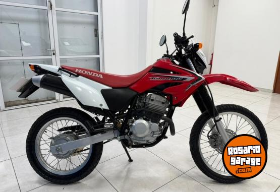Motos - Honda TORNADO XR 250 2017 Nafta 14000Km - En Venta