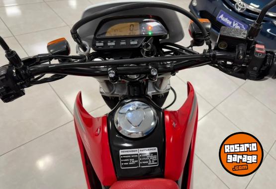 Motos - Honda TORNADO XR 250 2017 Nafta 14000Km - En Venta