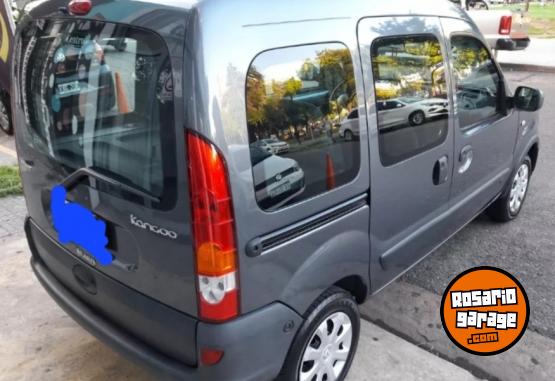 Utilitarios - Renault Kangoo 2015 GNC 137100Km - En Venta