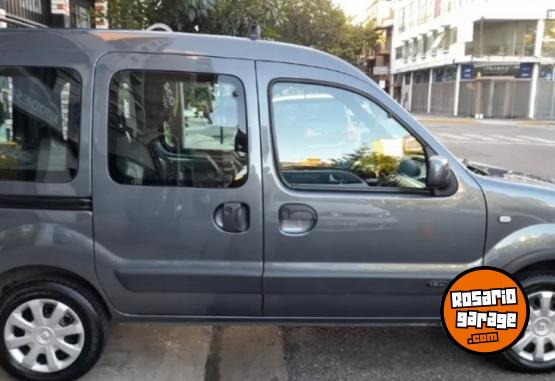 Utilitarios - Renault Kangoo 2015 GNC 137100Km - En Venta
