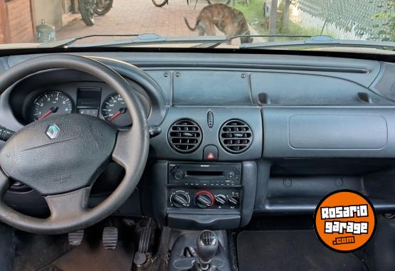 Utilitarios - Renault Kangoo 2015 GNC 137100Km - En Venta