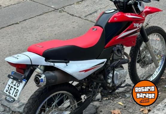 Motos - Corven Triax skua 2022 Nafta 18000Km - En Venta