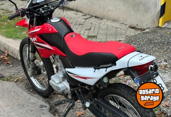 Motos - Corven Triax skua 2022 Nafta 18000Km - En Venta