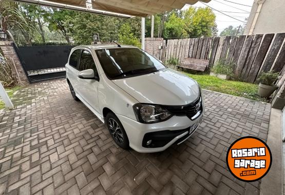Autos - Toyota Etios XLs pack 2022 Nafta 67000Km - En Venta