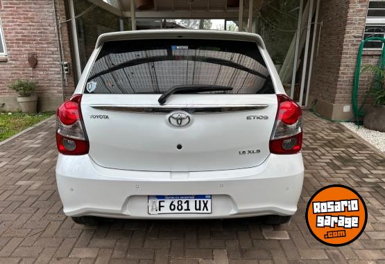 Autos - Toyota Etios XLs pack 2022 Nafta 67000Km - En Venta