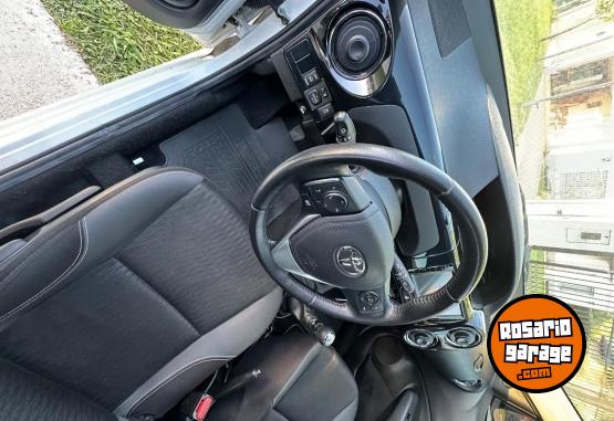 Autos - Toyota Etios XLs pack 2022 Nafta 67000Km - En Venta