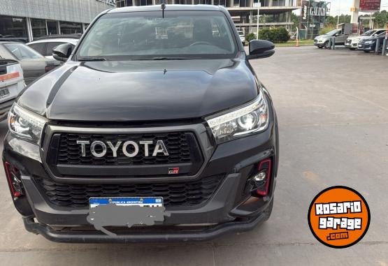 Camionetas - Toyota Hilux v6 gr sport 2020 Nafta 120000Km - En Venta