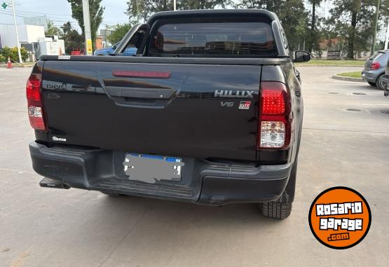 Camionetas - Toyota Hilux v6 gr sport 2020 Nafta 120000Km - En Venta