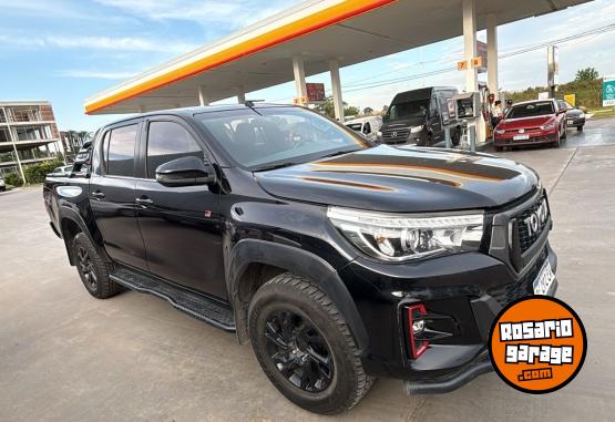 Camionetas - Toyota Hilux v6 gr sport 2020 Nafta 120000Km - En Venta