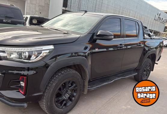 Camionetas - Toyota Hilux v6 gr sport 2020 Nafta 120000Km - En Venta