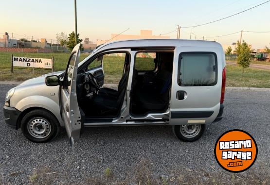 Utilitarios - Renault Kangoo 2018 Nafta 180000Km - En Venta