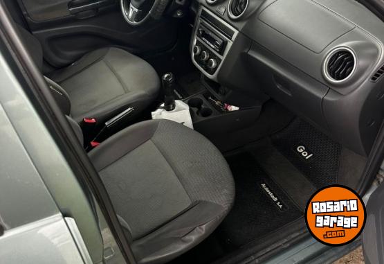 Autos - Volkswagen Gol trend 1.6 2011 Nafta 245000Km - En Venta