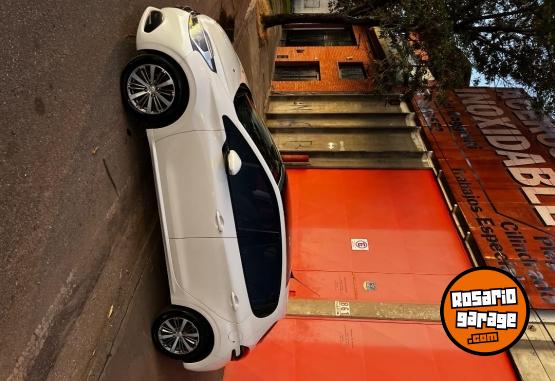 Autos - Peugeot 208 2019 Nafta 106000Km - En Venta