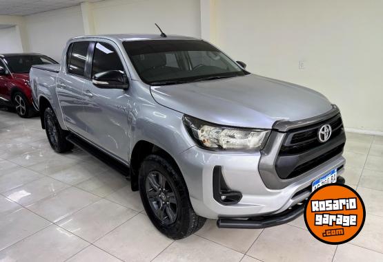 Camionetas - Toyota HILUX SR MT 4X2 2024 Diesel 67000Km - En Venta