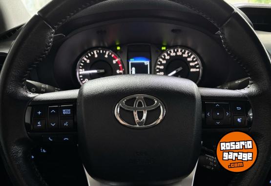 Camionetas - Toyota HILUX SR MT 4X2 2024 Diesel 67000Km - En Venta