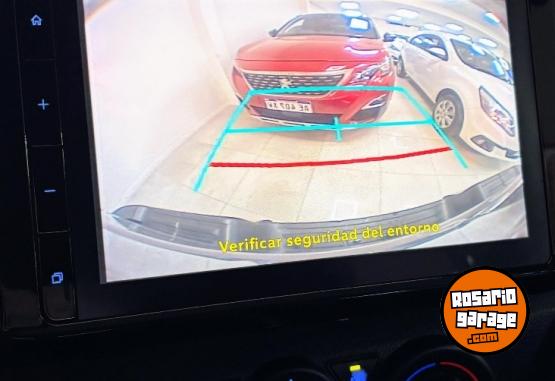 Camionetas - Toyota HILUX SR MT 4X2 2024 Diesel 67000Km - En Venta