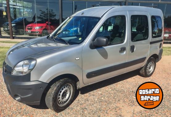 Utilitarios - Renault Kangoo 5as 2 p/lateral 2017 Nafta 190000Km - En Venta